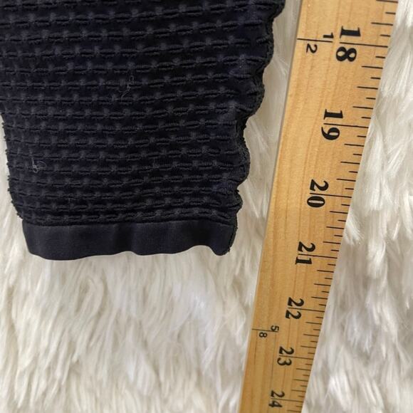 Fabletics Black Leggings Detail on Ankles Size Small - Picture 11 of 11